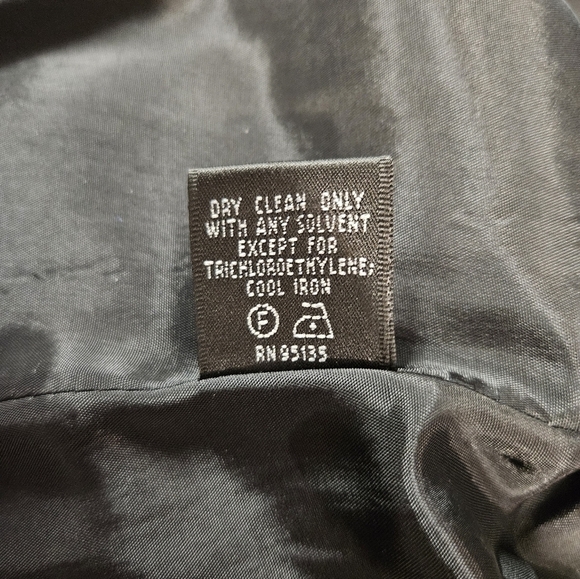 Lafayette 148 Black & Grey Abstract Animal Print Asymmetric Zipper Wool Blazer - Picture 7 of 7